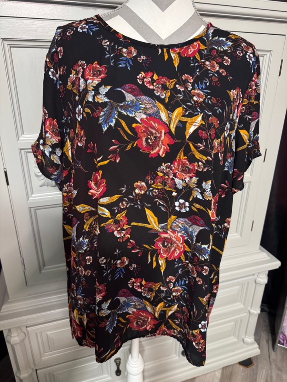 DR2 Women's Black Floral Short-Sleeve High-Low Blouse Size XXL
